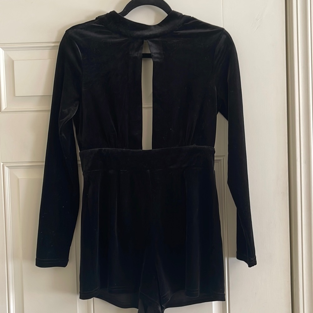 Stella Black Velvet Long sleeve romper